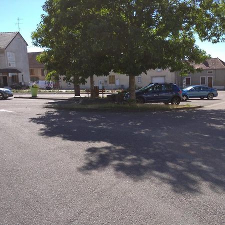 Gite De La Danse La Roche-en-Brenil Exterior photo